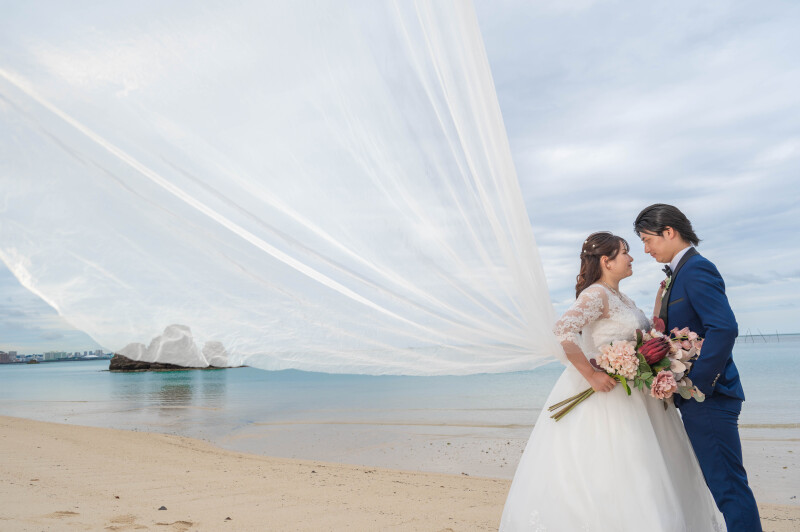 ベールに包まれて