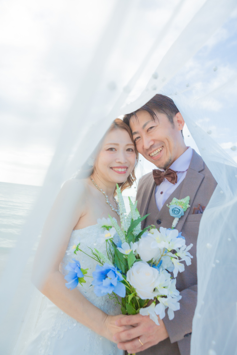 ベール越しのやわらかな微笑み