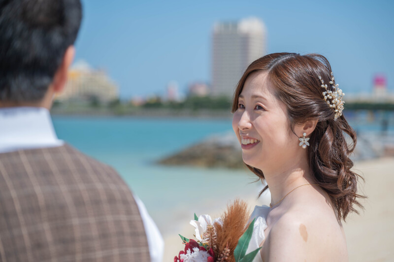 ふと振り返る、その笑顔