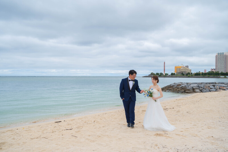 砂浜を歩く、等身大の時間