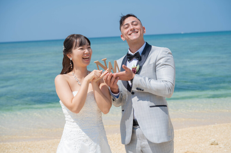 笑顔がはじける、遊び心のあるカット