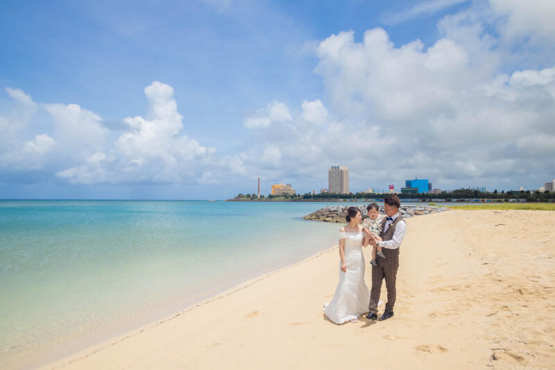 青い海に包まれて、家族のはじまり