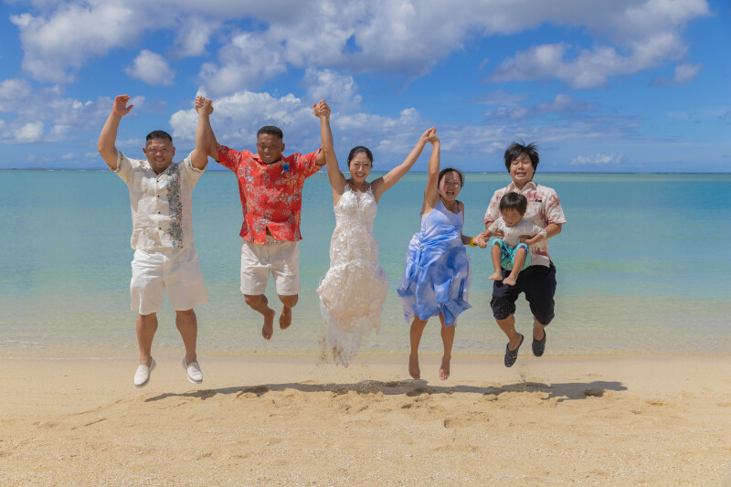 笑顔が弾ける、家族みんなの沖縄フォトウェディング
