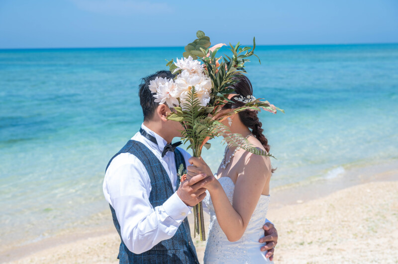 ブーケ越しの、さりげない距離感