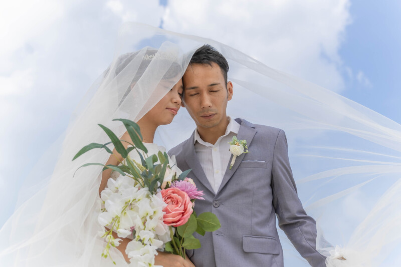 ベールに包まれて