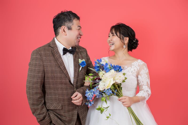 ブーケがつなぐ、ふたりの視線