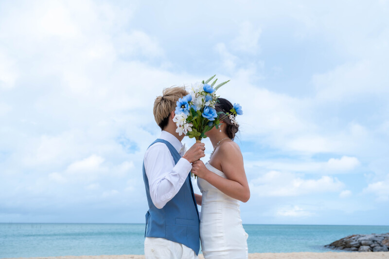 ブーケ越しのキス