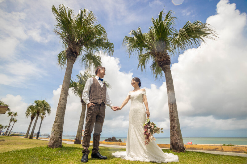 ヤシの木に包まれて