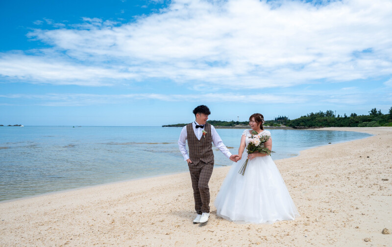 手をつないで歩く時間