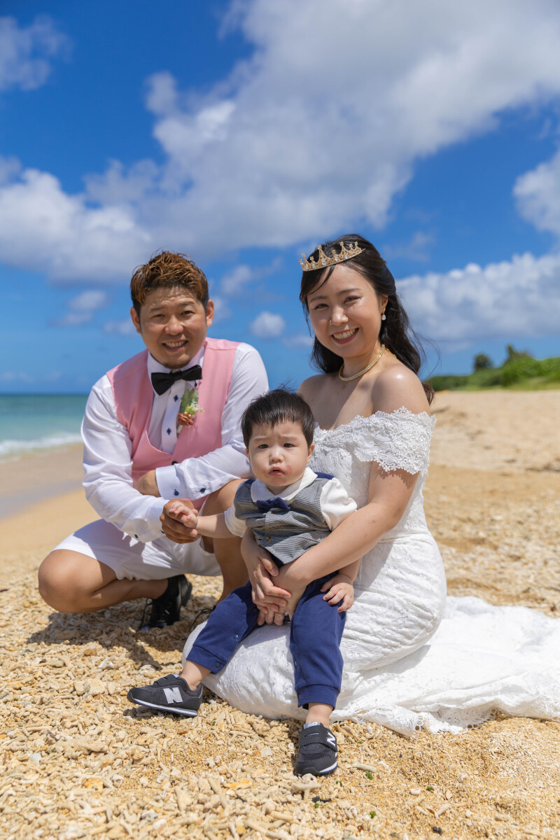 ビーチで家族の笑顔満開