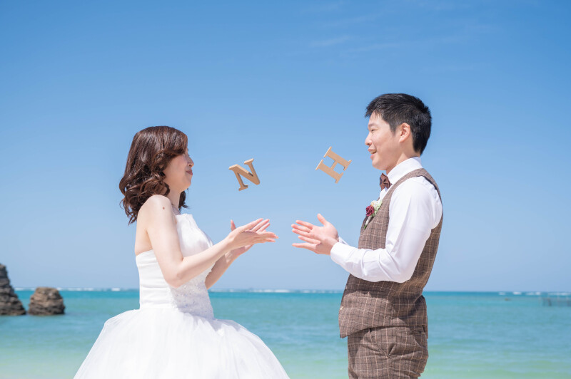 自然体で楽しむ、笑顔あふれるビーチ撮影