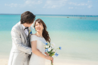 青い海と空に誓う、笑顔で紡ぐ永遠のストーリー