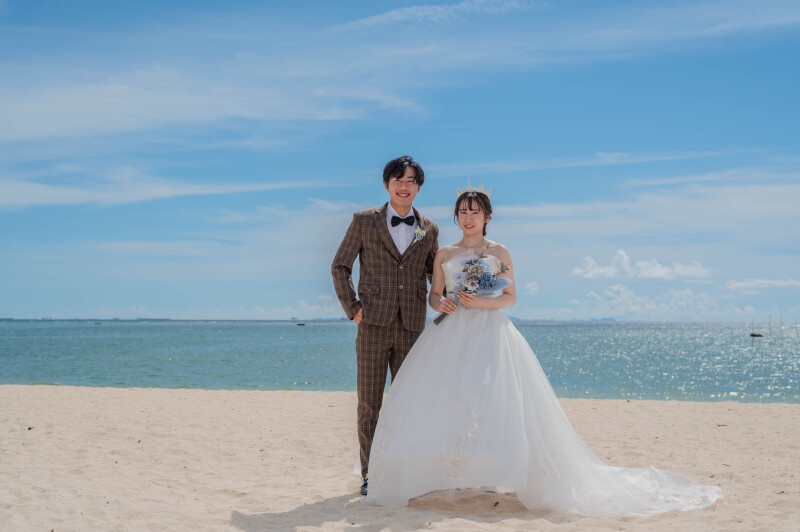 海と空に包まれて、ふたりのはじまり