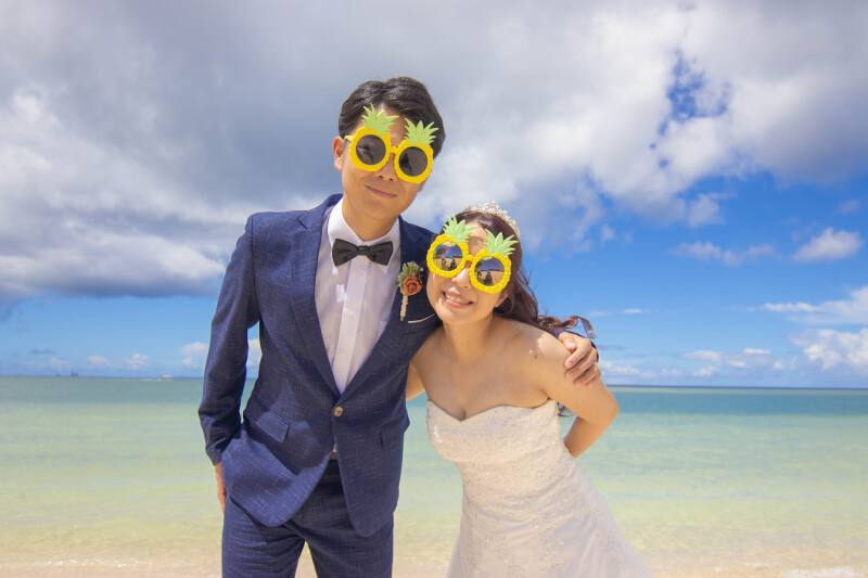 パイナップルグラスで沖縄らしいおちゃめショット