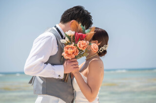 静かに寄り添う海辺の時間