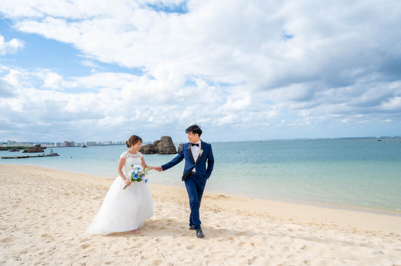 砂浜を歩くふたりのリズム