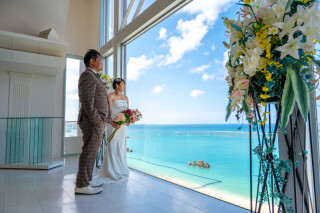 青い海と笑顔に包まれて