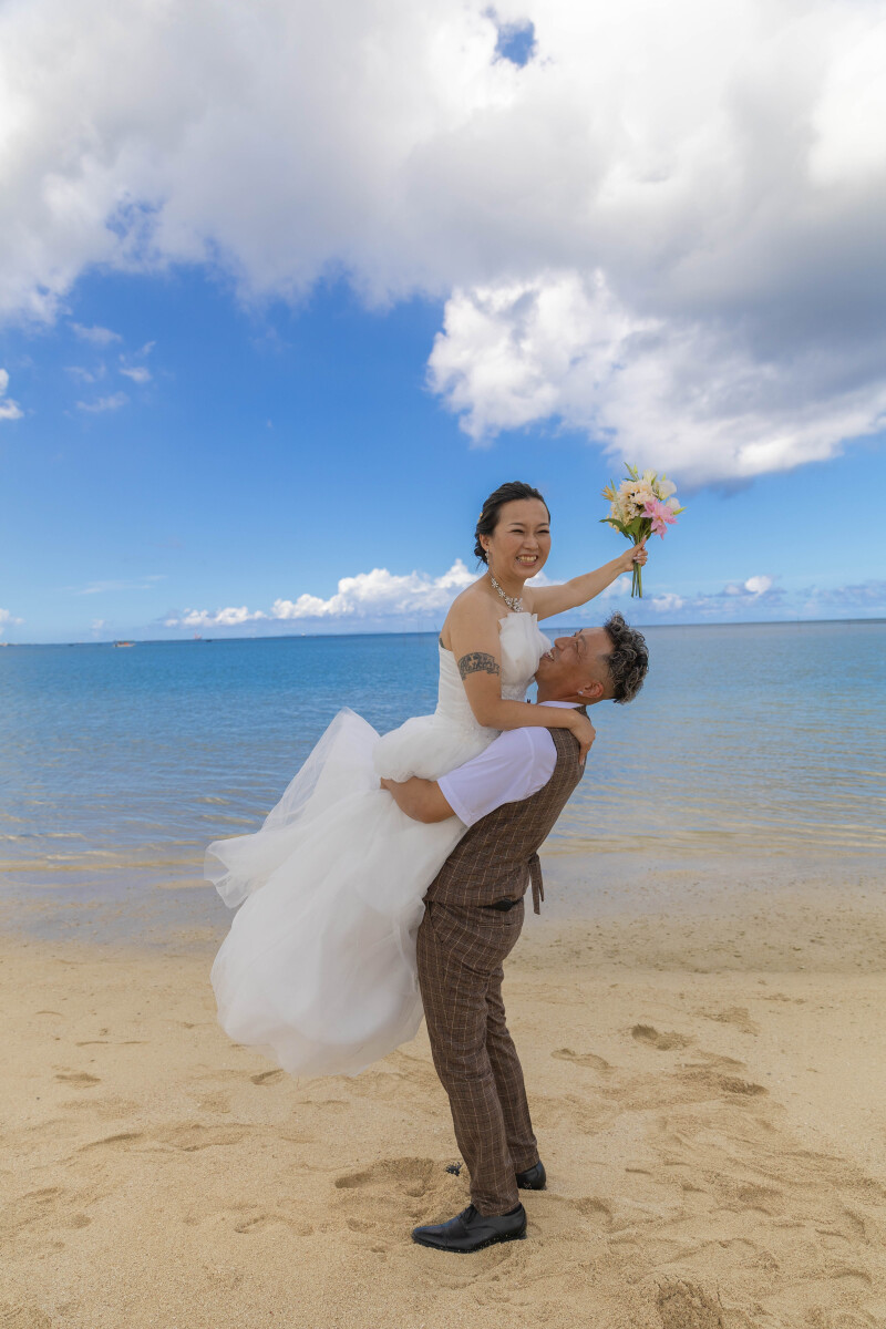 幸せを掲げるリフトショット