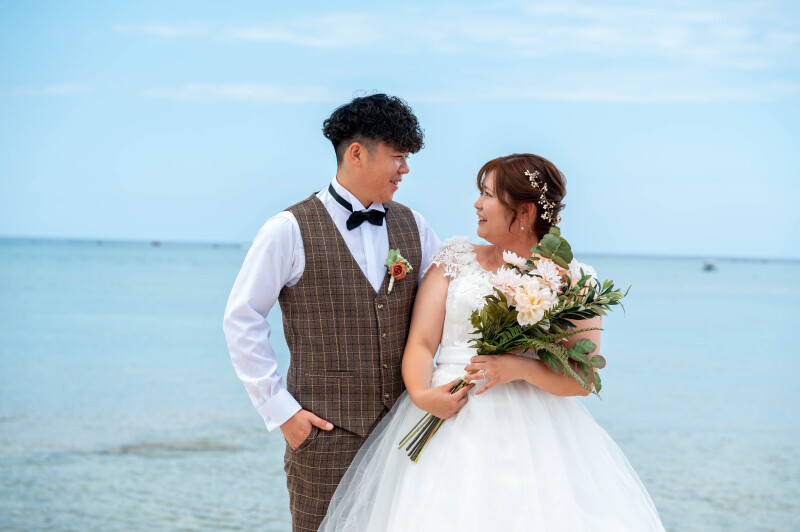 見つめ合う、はじまりの海辺