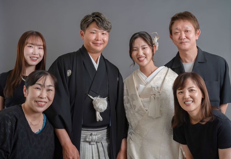 家族全員でにっこり記念写真