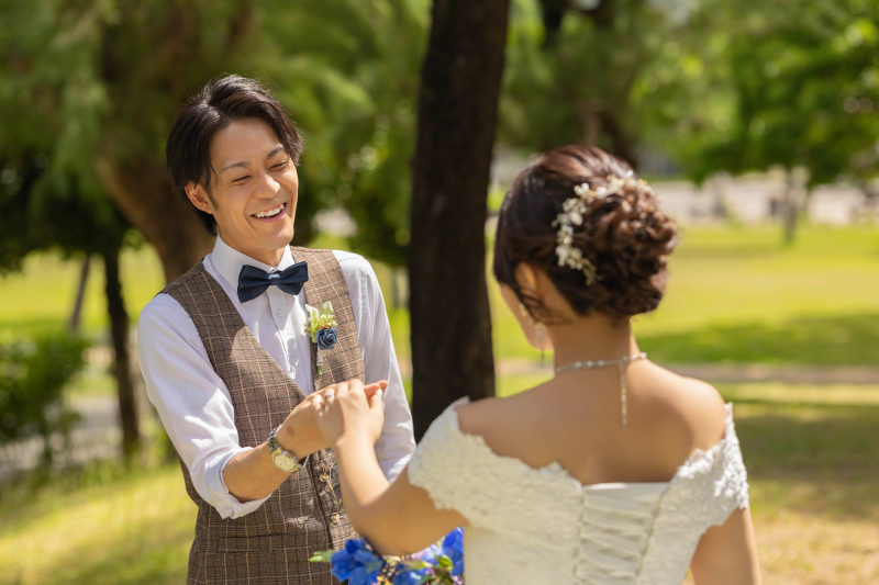 手を取り合う幸せの瞬間