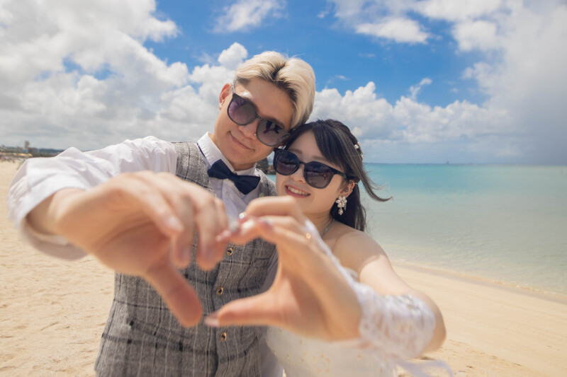 サングラスで楽しむリゾート感