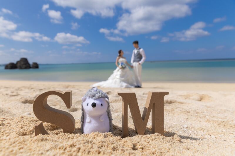 イニシャルと一緒に遊び心を