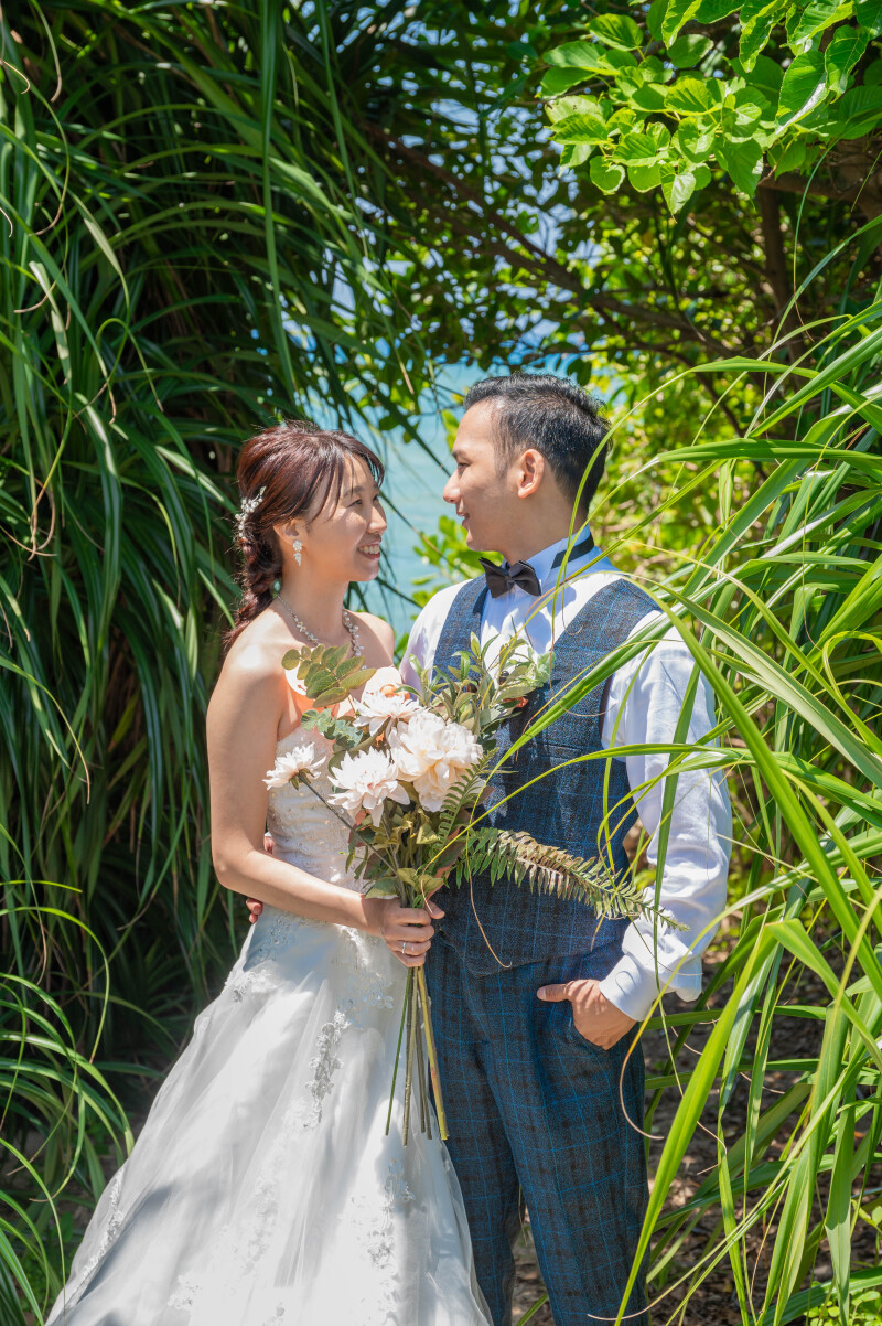 南国グリーン×ドレスの相性