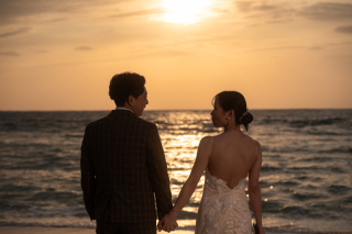 沈む夕日とともに刻む、特別な一日