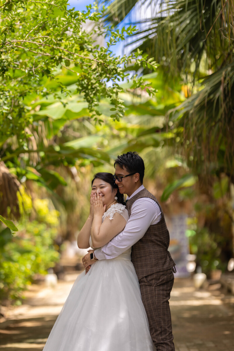 緑のトンネルでこぼれる笑顔