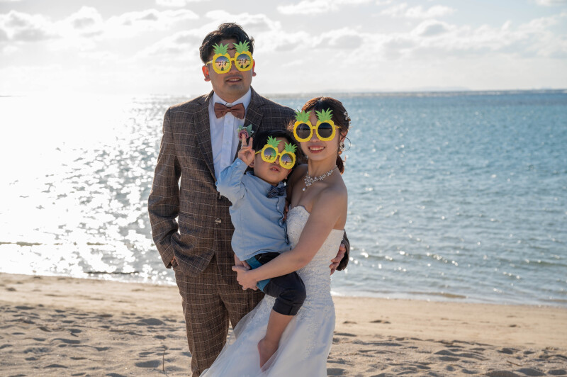 特別なサングラスで、リゾート気分