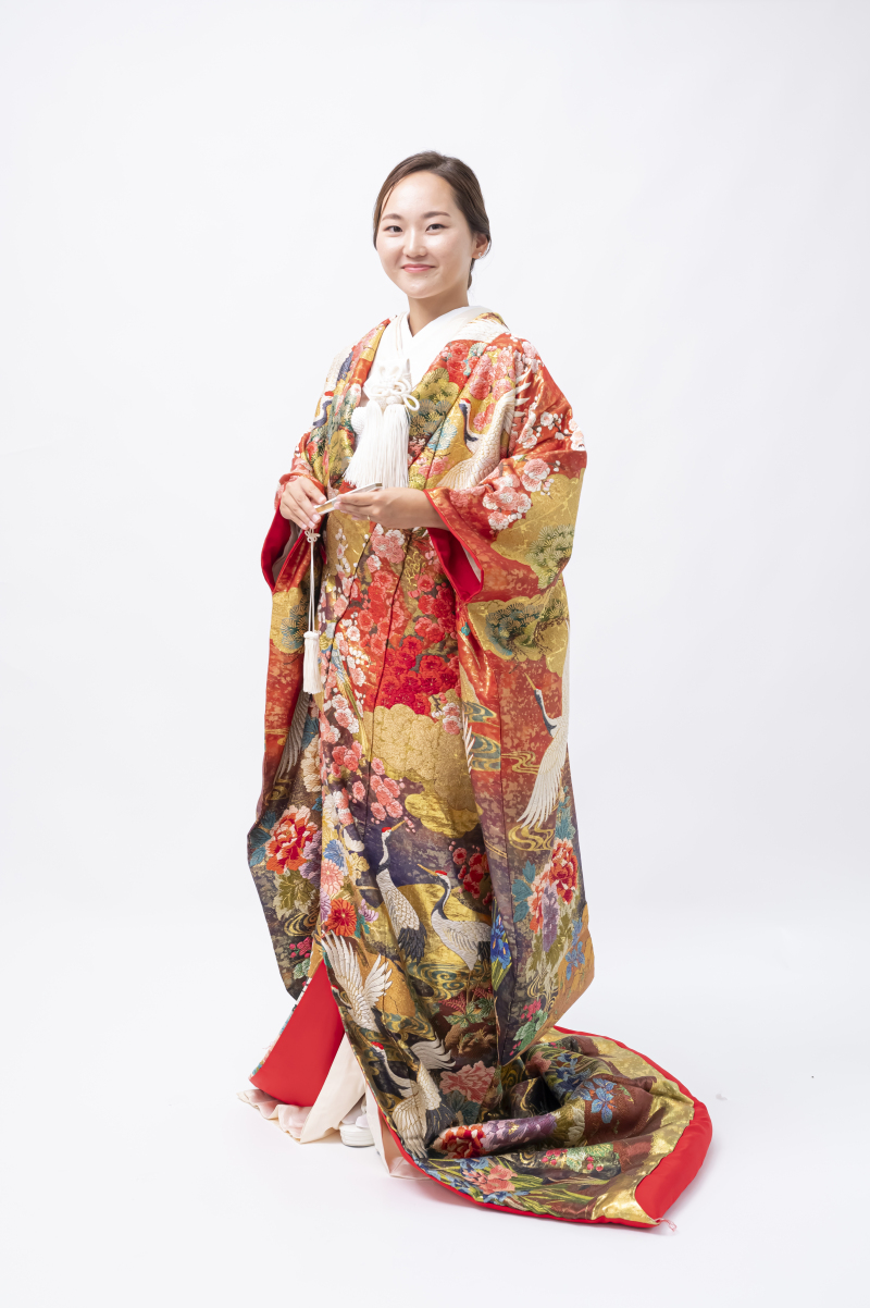 沖縄ウェディングフォト 北谷店_色打掛・着物が豊富