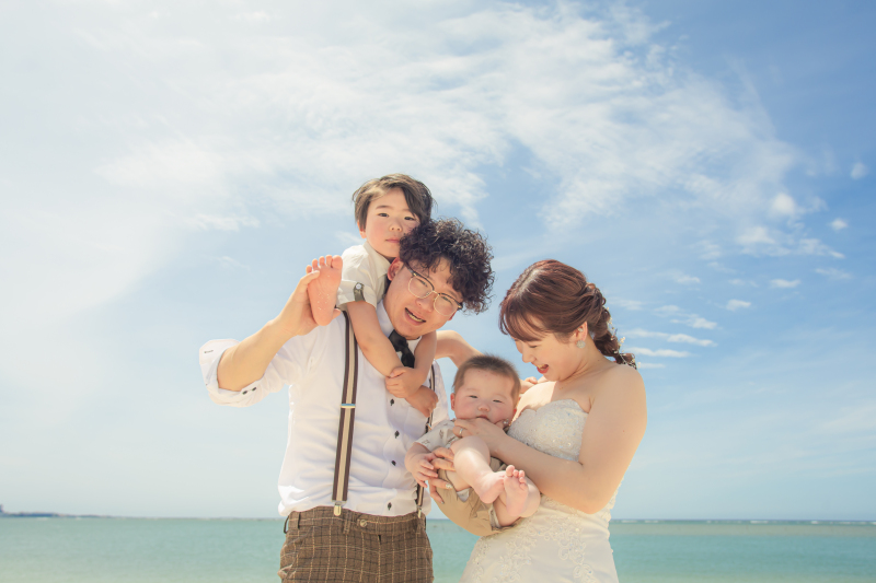 18【ベビーシッター付きプラン】【ビーチ撮影+グリーン撮影】120カットプラン&基本セット込みドレス&プロヘアメイク付【安心撮影