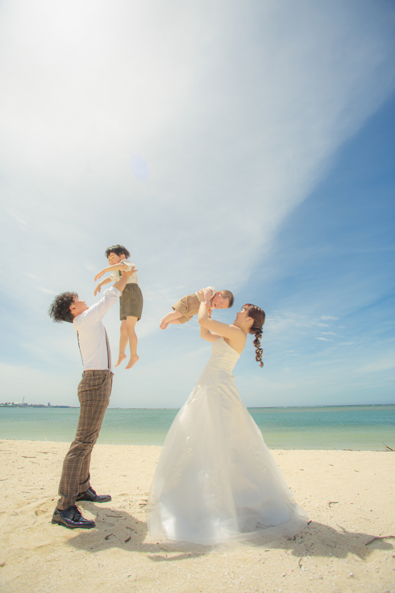 18【ベビーシッター付きプラン】【ビーチ撮影+グリーン撮影】120カットプラン&基本セット込みドレス&プロヘアメイク付【安心撮影