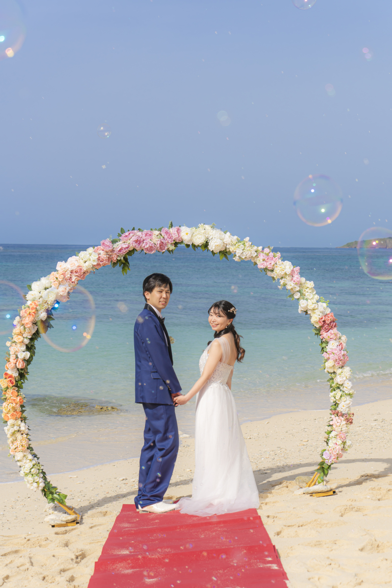30【お二人だけのビーチ挙式プラン】【挙式+ビーチフォト】150カット納品 基本セット込み,ドレス&プロヘアメイク付【ビーチ挙式
