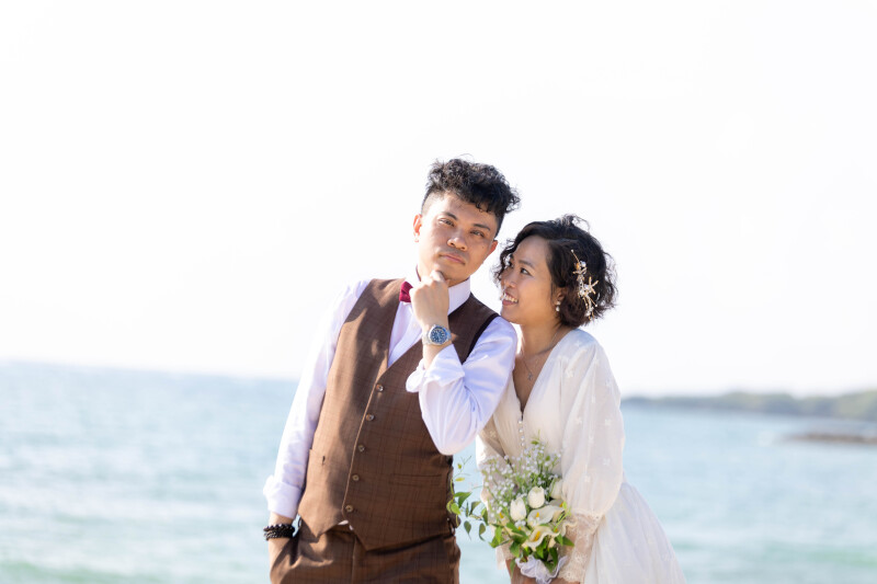 23【残波岬撮影】120カットプラン&基本セット込みドレス&プロヘアメイク付【土日祝などの曜日の追加料金不要でいつでも同じ料金】