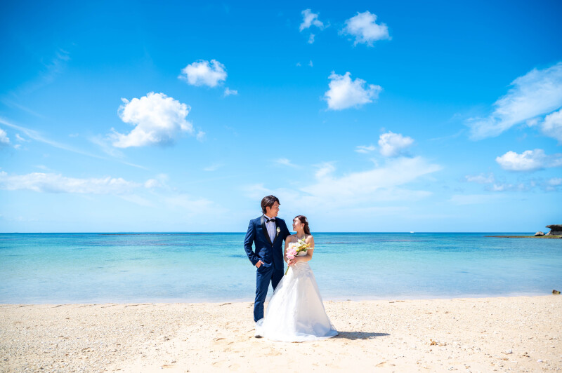 10【ビーチ撮影+サンセット撮影】200カットプラン&基本セット込みドレス&プロヘアメイク、土日祝追加料金不要でいつでも同じ料金