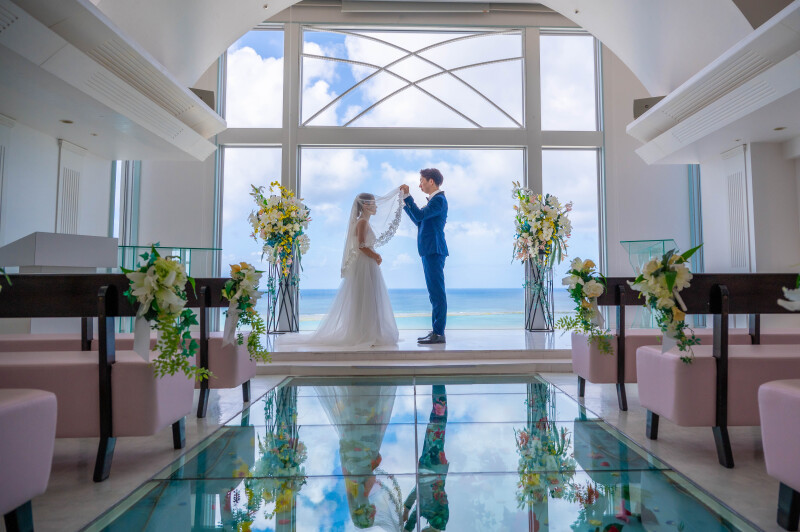 12【チャペル撮影】ビーチが見えるチャペル撮影50カットプラン&基本セット込みドレス&プロヘアメイク付【土日祝の追加料金不要!】