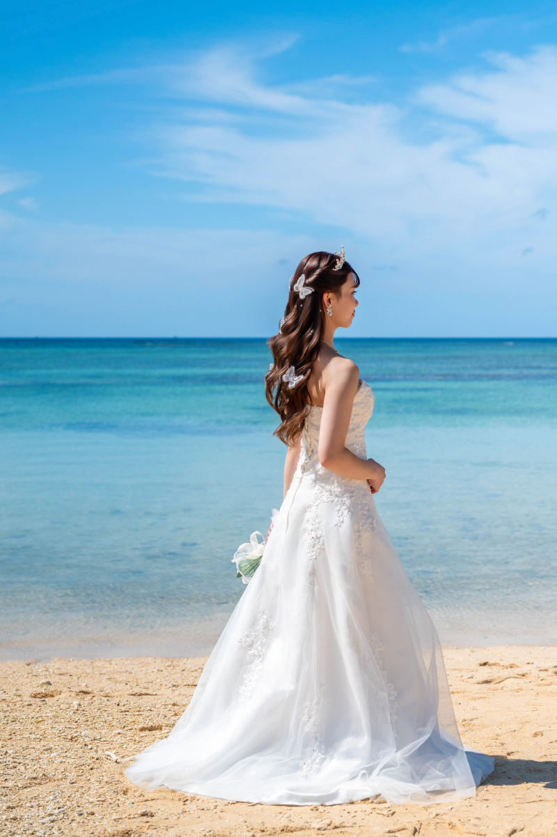 1【撮影日限定】【ビーチ撮影】ビーチ&グリーン撮影100カットプラン&基本セット込みドレス&プロヘアメイク付【追加料金なしで安心