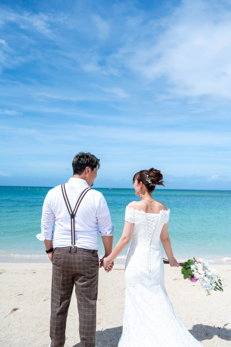 23【残波岬撮影】120カットプラン&基本セット込みドレス&プロヘアメイク付【土日祝などの曜日の追加料金不要でいつでも同じ料金】