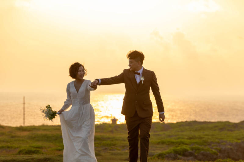 9(読谷村満喫)【動画プラン】【3箇所撮影】【サンセット】読谷村満喫プランロケ地3箇所&ドレス&プロヘアメイク付【オトクで安心】