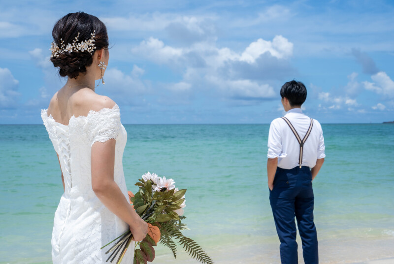 5(沖縄本島)【2ロケーションプランビーチフォト+動画撮影、】150カット納品、基本セット込み,ドレス&プロヘアメイク付、お得!