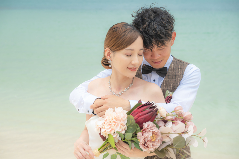 4(沖縄本島)2ロケーションフォトプラン【ビーチ+1ロケーション】150カット&基本セット込みドレス&プロヘアメイク付安心プラン