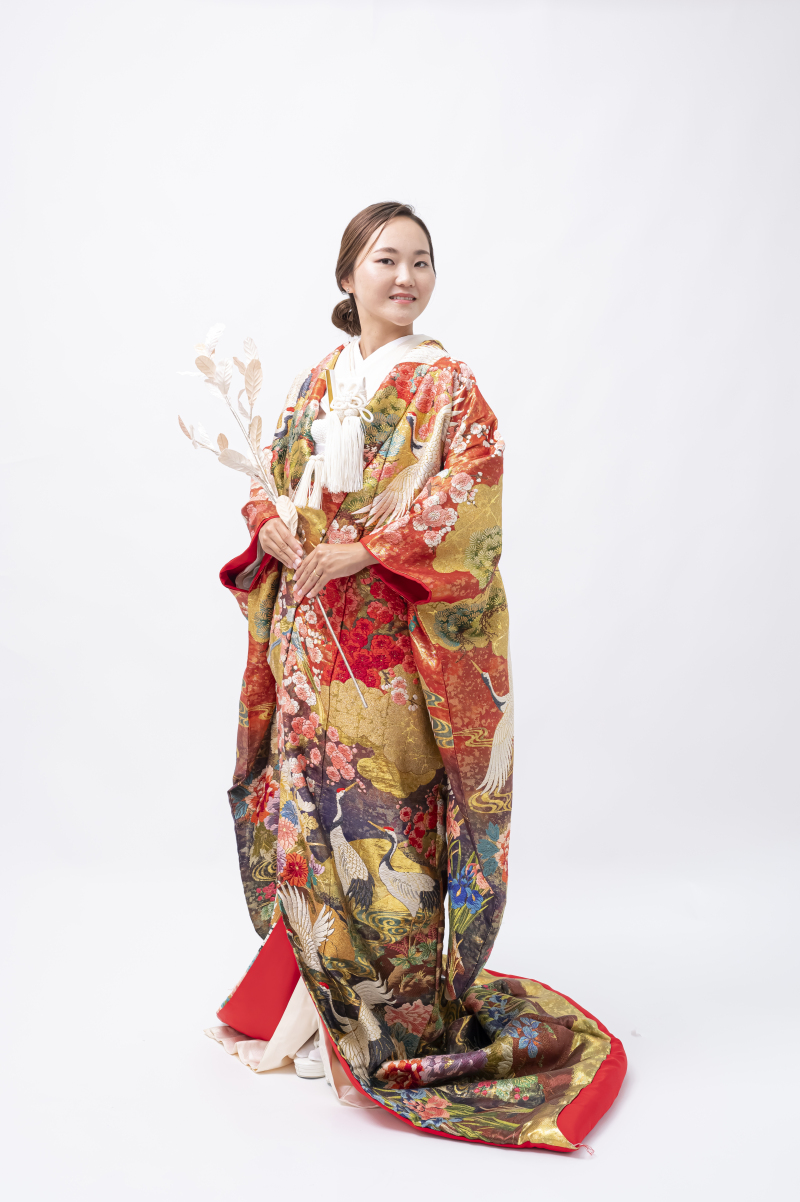 17【和装スタジオ撮影+洋装ビーチ撮影】外人住宅を改装したスタジオ撮影150カットプラン&基本セット込みドレス&プロヘアメイク付