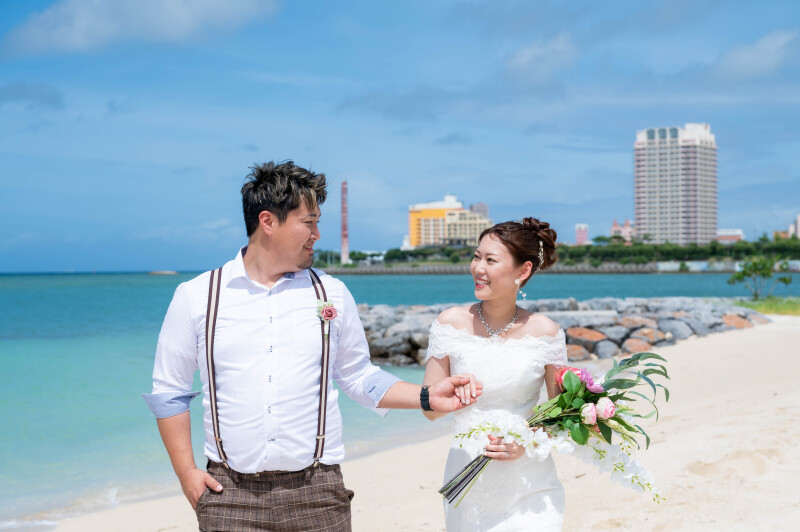 28【アルバム付き2ロケーションフォトプラン【ビーチ+1ロケーション】200カット&基本セット込みドレス&プロヘアメイク付おとく