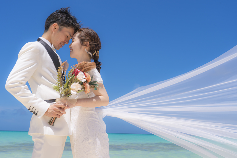 13【チャペル撮影+ビーチフォト】ビーチが見えるチャペル撮影150カットプラン&基本セット込みドレス&プロヘアメイク付【お得】!