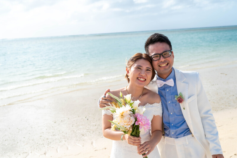 26【アルバム付きプラン】(沖縄本島)【ビーチフォト+ドローン撮影、120カット納品、基本セット込み,ドレス&プロヘアメイク付!