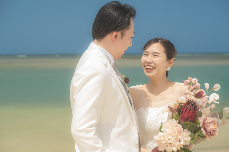 27【アルバム動画付きプラン】【ビーチフォト+ドローン撮影+動画撮影、120カット納品、基本セット込み,ドレス&プロヘアメイク付