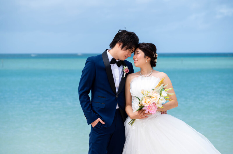 4(沖縄本島)2ロケーションフォトプラン【ビーチ+1ロケーション】150カット&基本セット込みドレス&プロヘアメイク付安心プラン