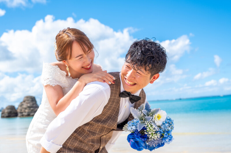 15【スタジオ撮影+ビーチフォト】外人住宅を改装したスタジオ撮影150カットプラン&基本セット込みドレス&プロヘアメイク付プラン